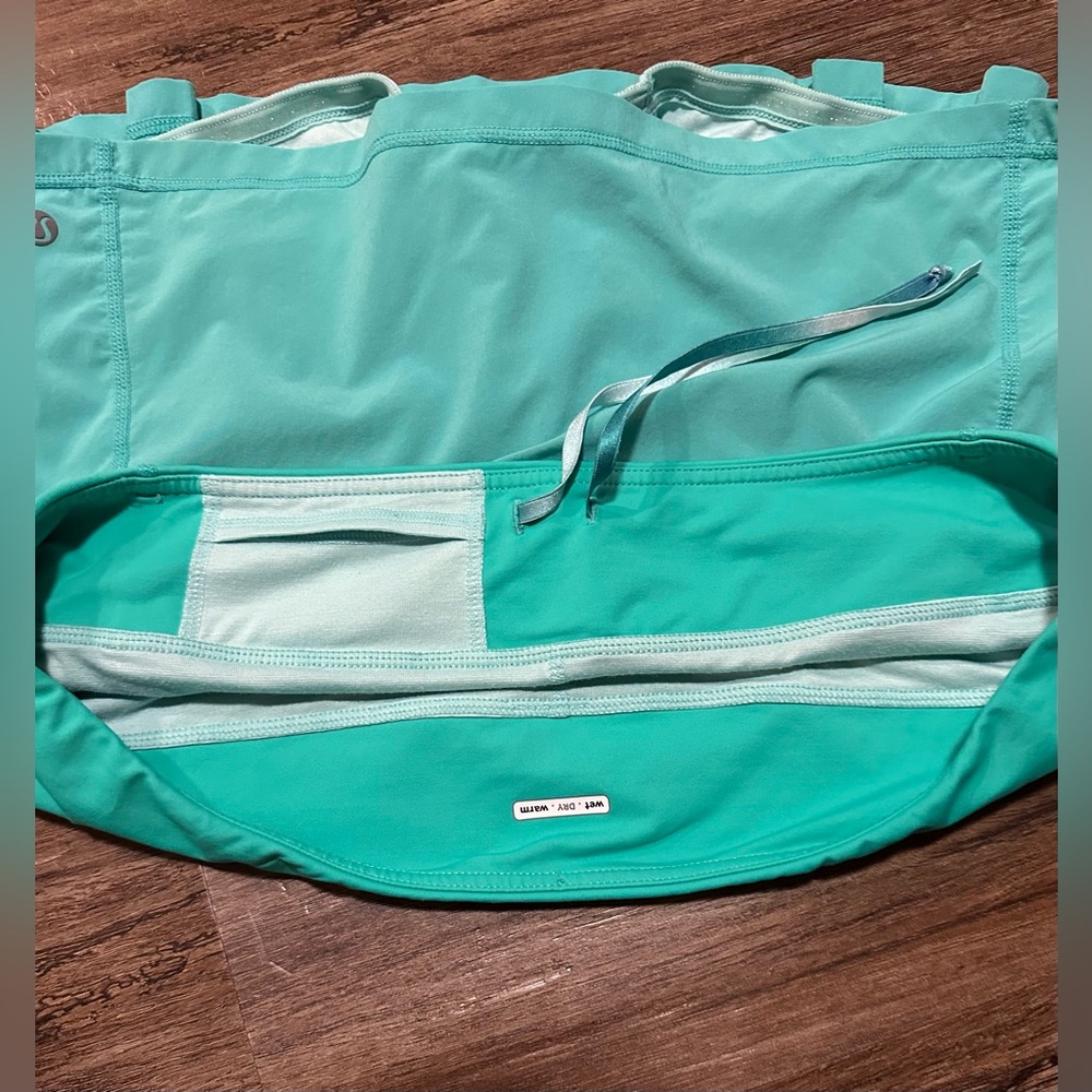 Vintage Lululemon Run Speed Skirt in Lagoon. Size 10 - Picture 11 of 16